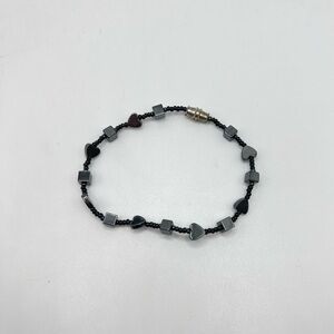 Hematite Heart & Square Bead Bracelet Black Twist Clasp 7.5”